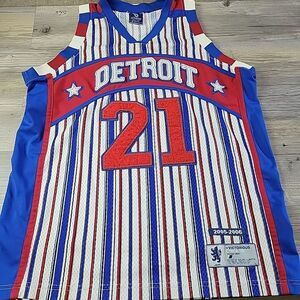 Detroit‎ Basketball Jersey VICTORIOUS CIRCA' 06 Sz. M TRIBUTE Stitched 2005-2006